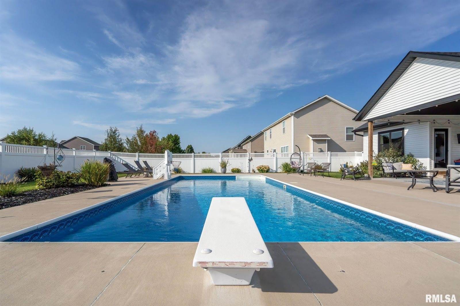 5606 Emily Road, Bettendorf, IA 52722