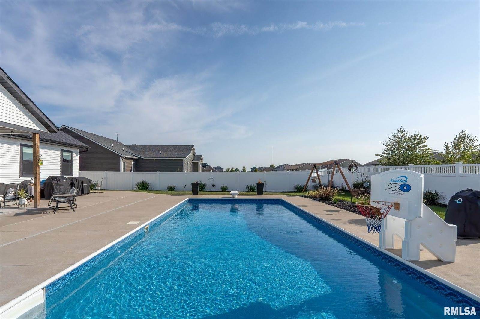 5606 Emily Road, Bettendorf, IA 52722