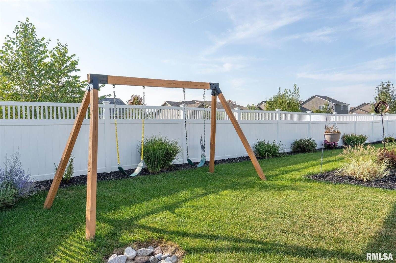 5606 Emily Road, Bettendorf, IA 52722