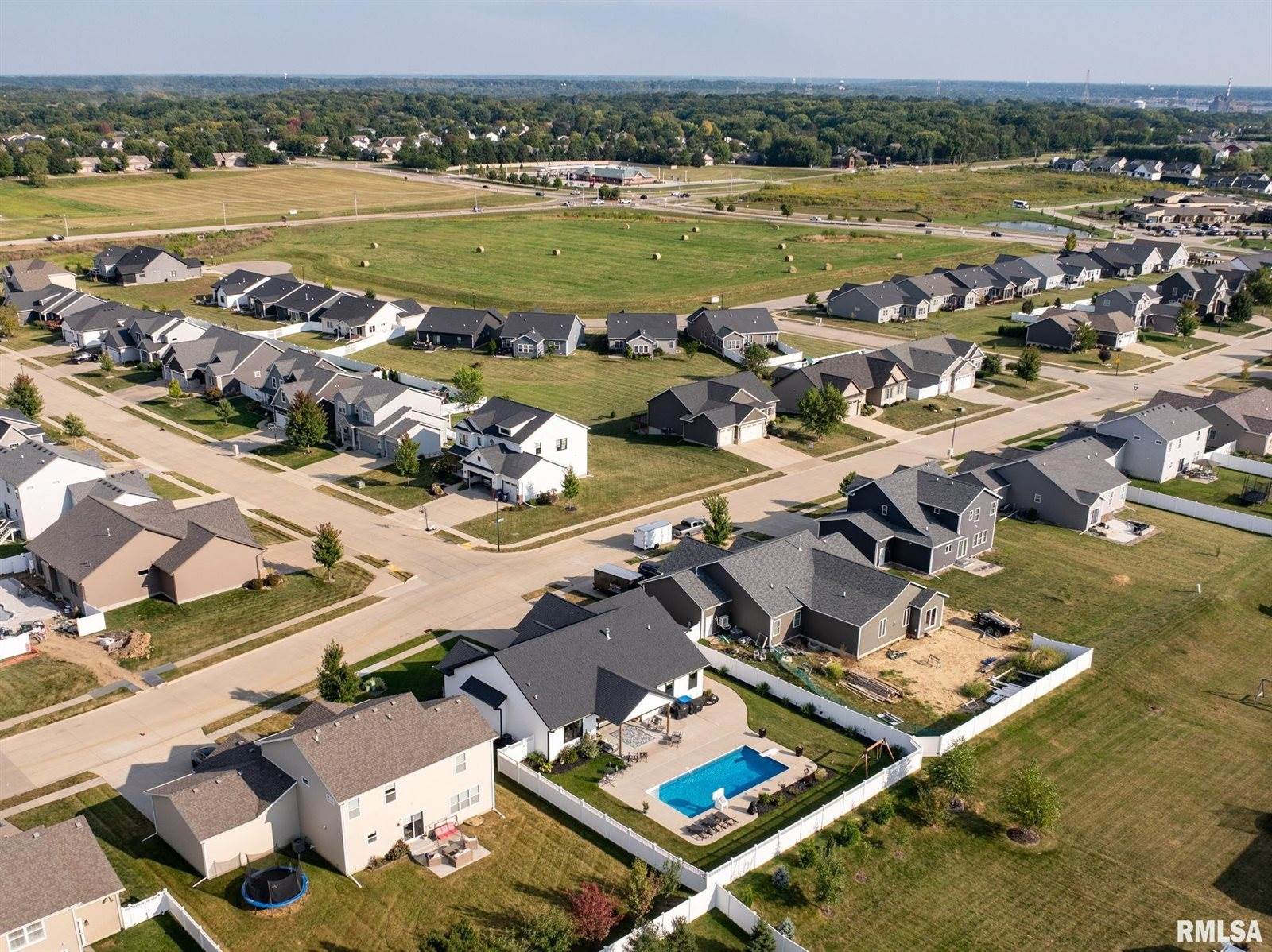 5606 Emily Road, Bettendorf, IA 52722