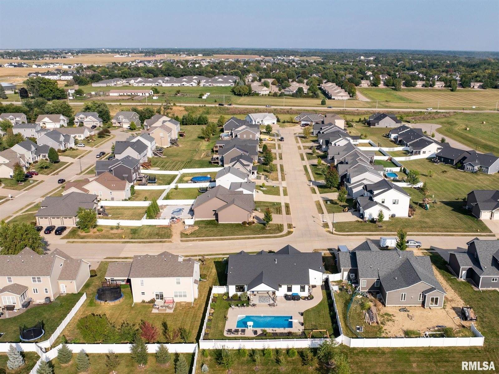 5606 Emily Road, Bettendorf, IA 52722