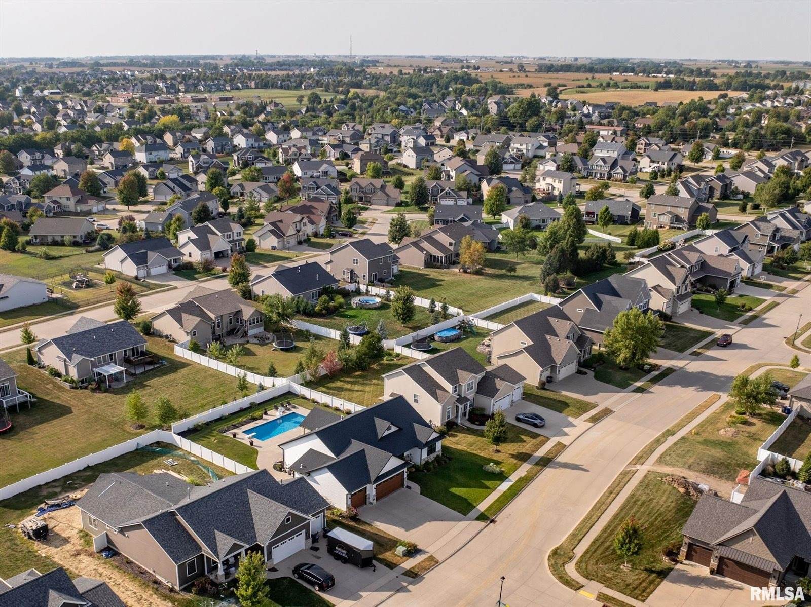 5606 Emily Road, Bettendorf, IA 52722