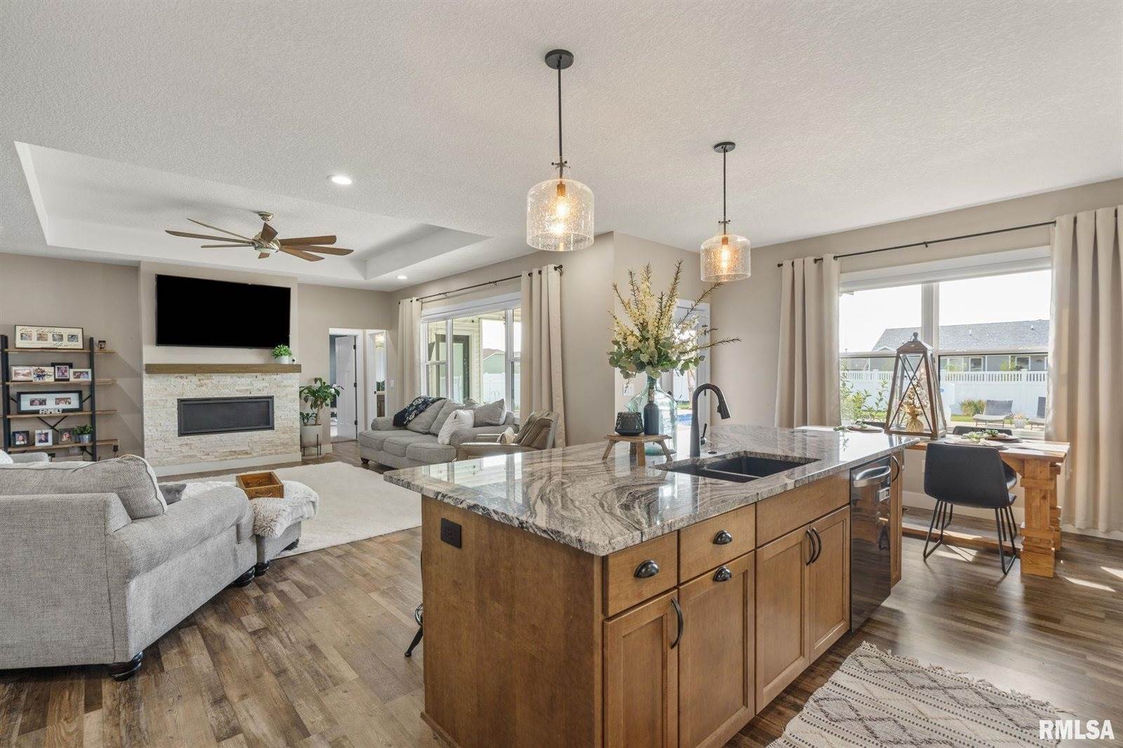 5606 Emily Road, Bettendorf, IA 52722