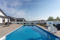 5606 Emily Road, Bettendorf, IA 52722