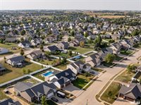 5606 Emily Road, Bettendorf, IA 52722