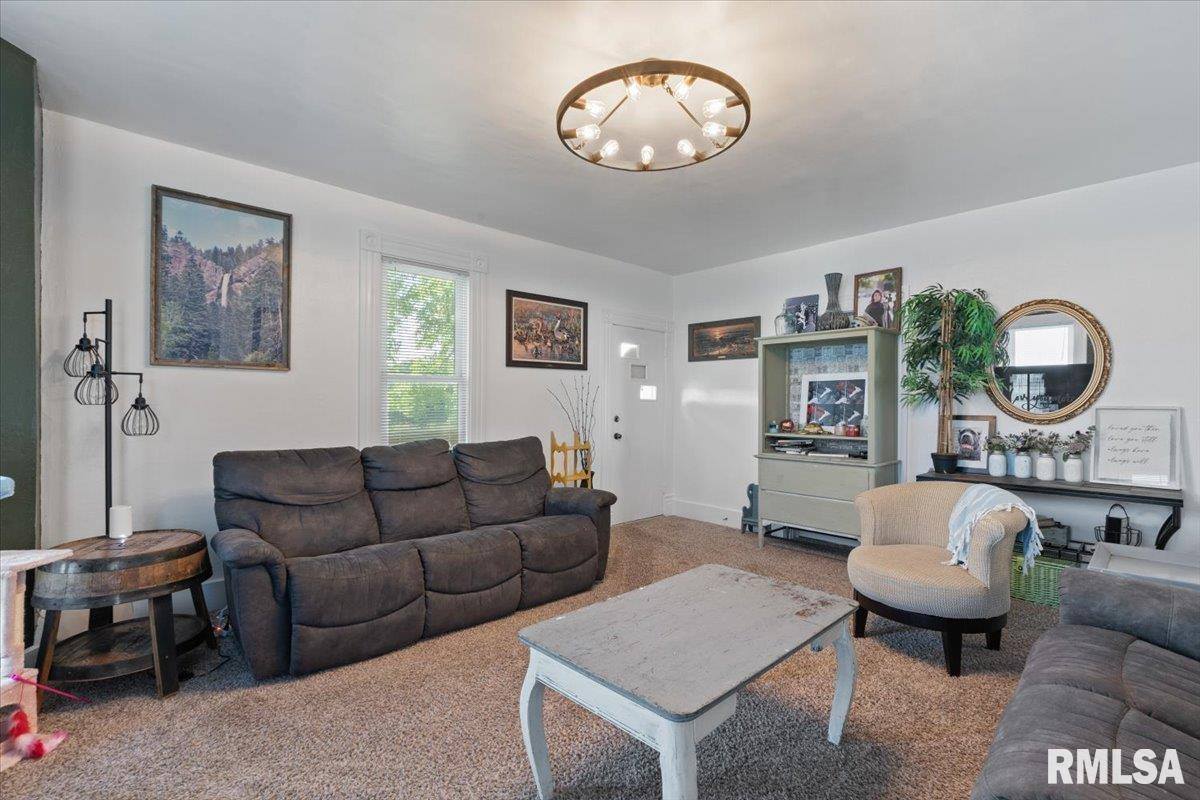 12505 70TH Avenue, Blue Grass, IA 52726