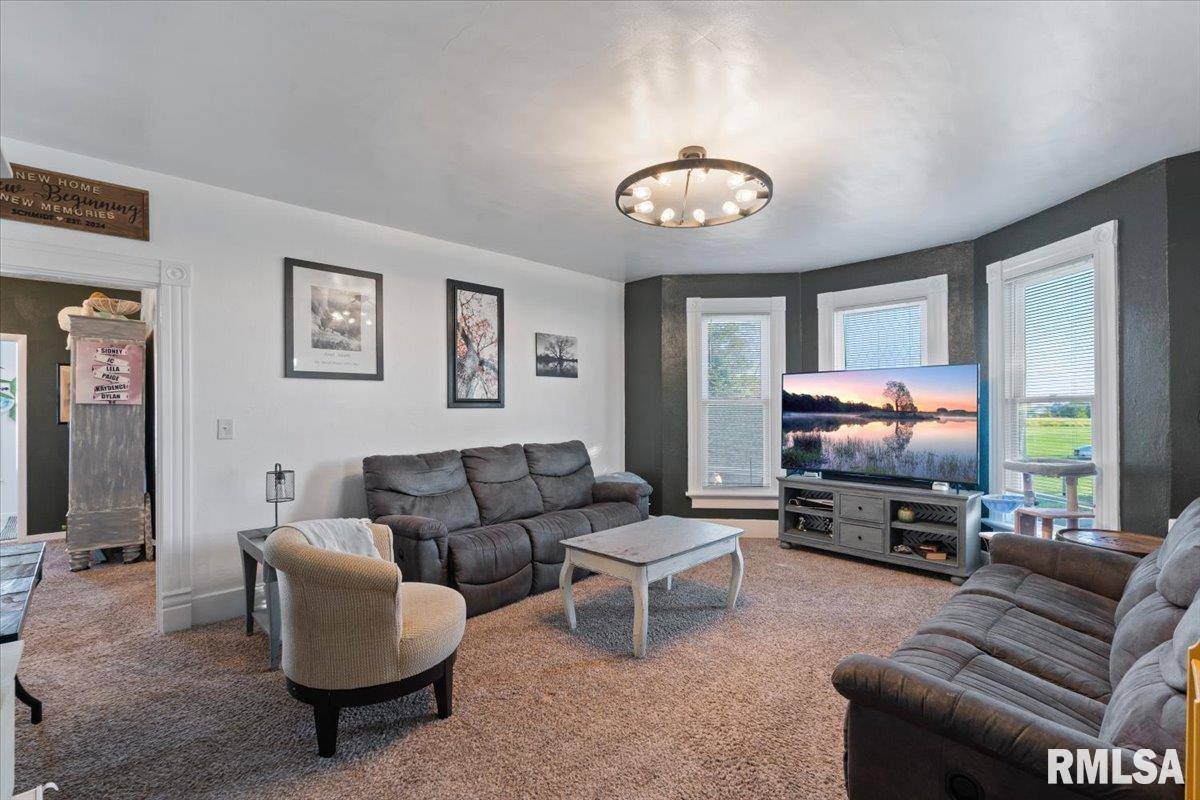 12505 70TH Avenue, Blue Grass, IA 52726