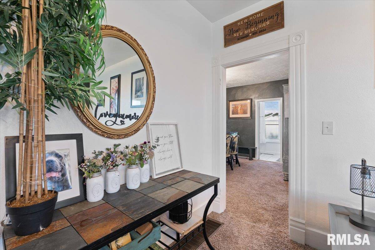 12505 70TH Avenue, Blue Grass, IA 52726