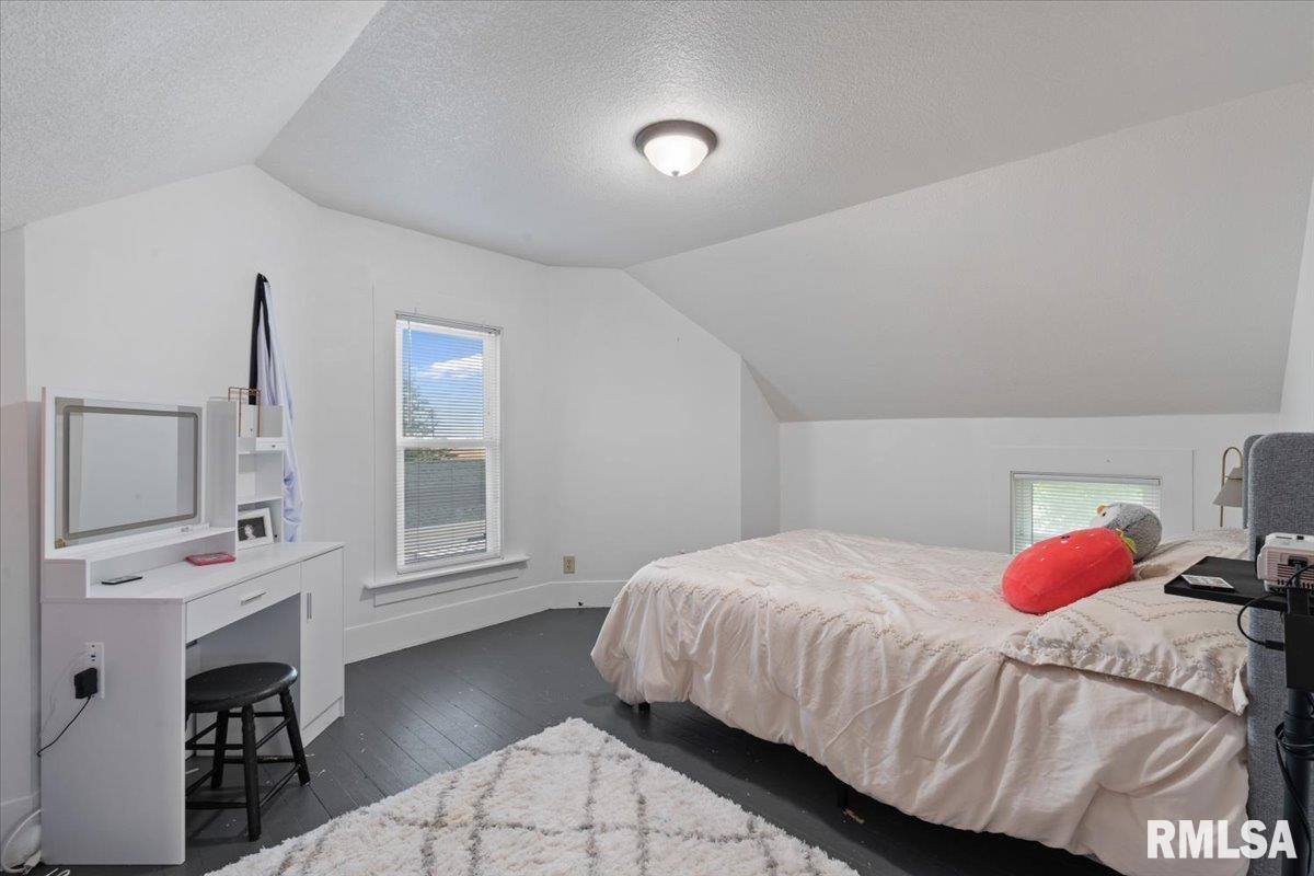 12505 70TH Avenue, Blue Grass, IA 52726