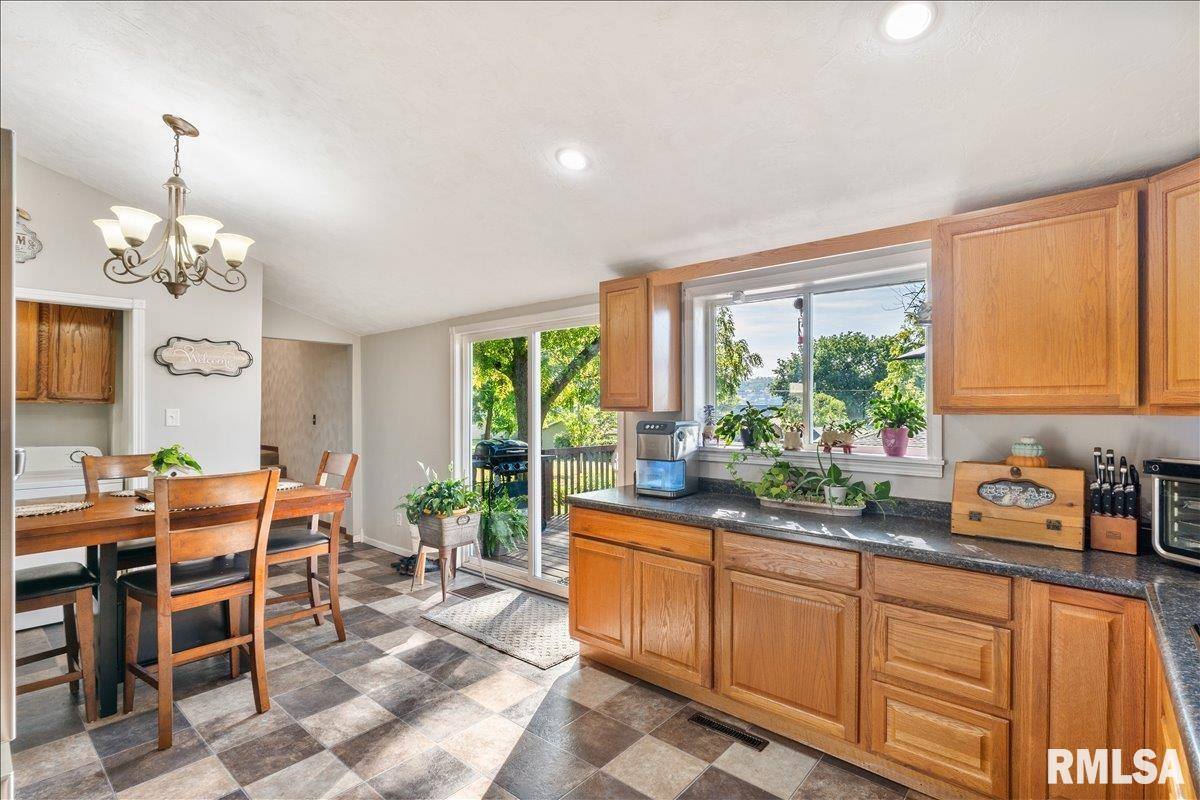 613 North High Street, Port Byron, IL 61275