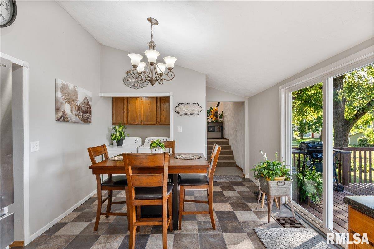 613 North High Street, Port Byron, IL 61275