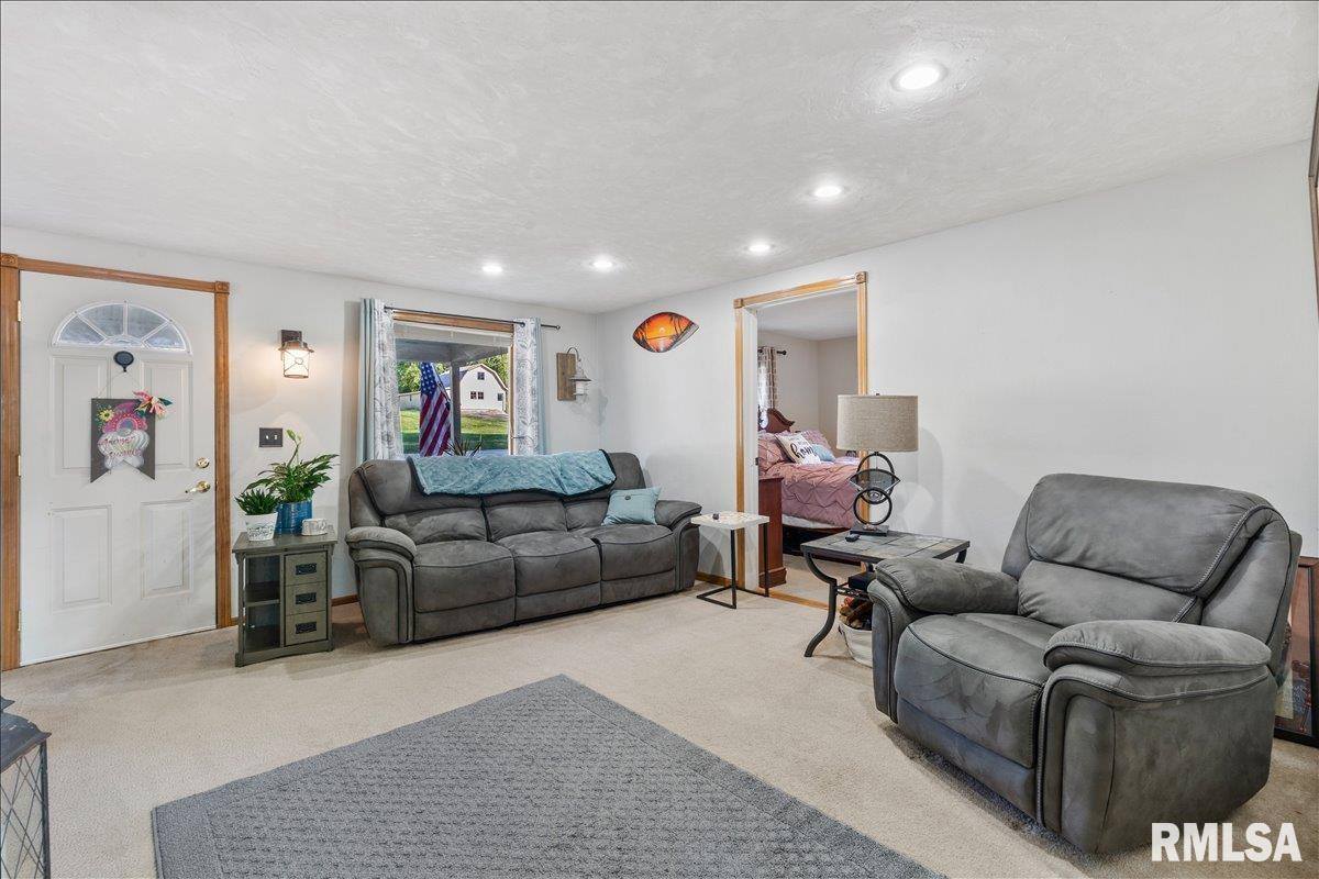 613 North High Street, Port Byron, IL 61275