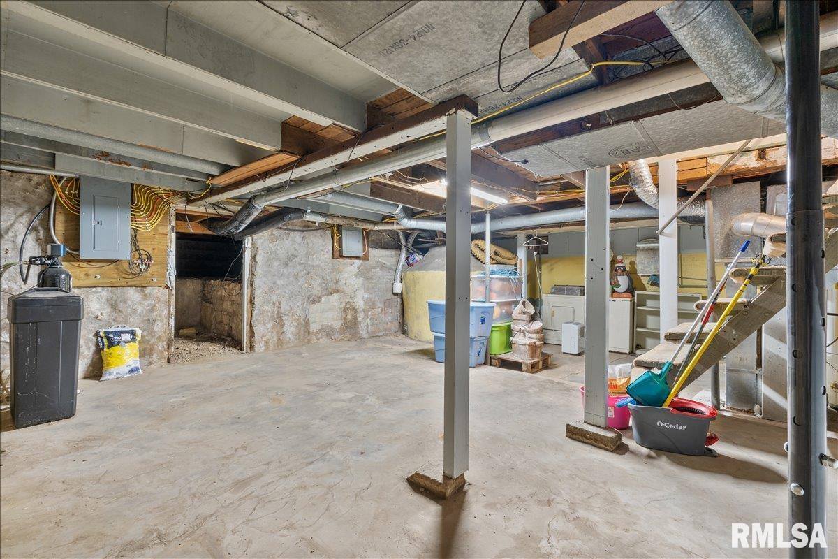 613 North High Street, Port Byron, IL 61275