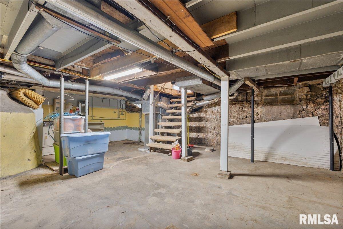 613 North High Street, Port Byron, IL 61275