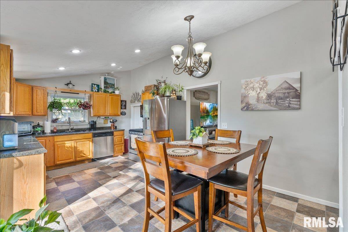 613 North High Street, Port Byron, IL 61275