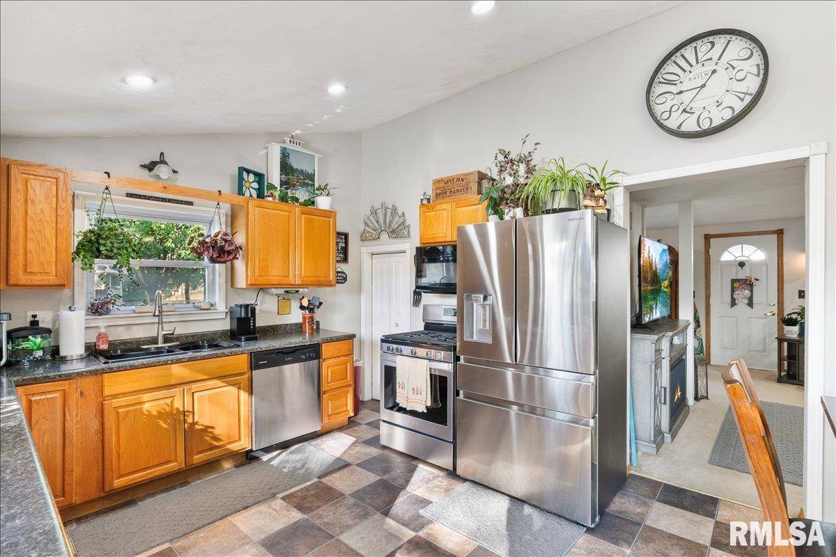 613 North High Street, Port Byron, IL 61275