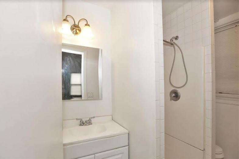 95 West 17th St, Bayonne, NJ 07002