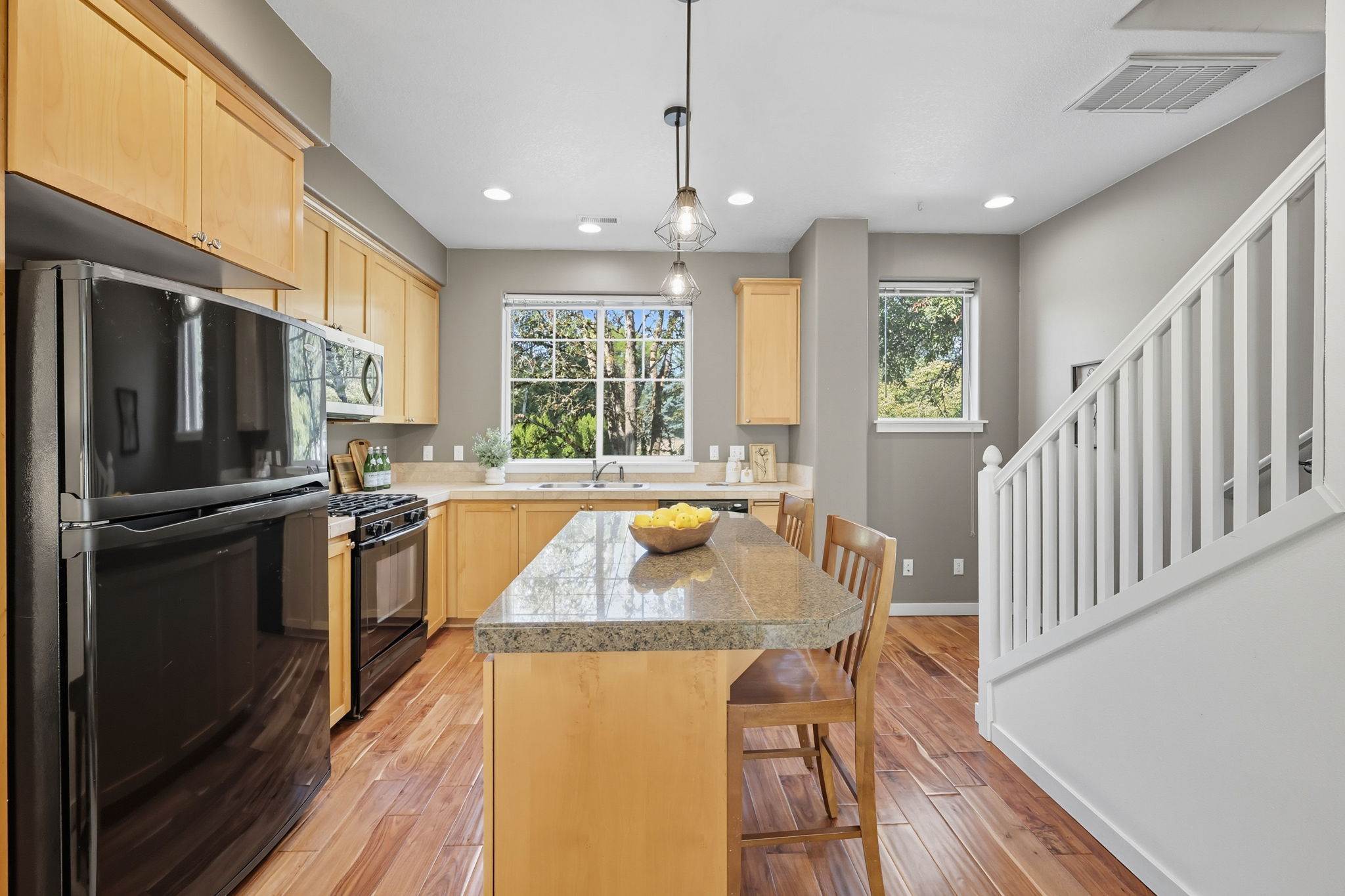 10482 SW 90th Ave, Tigard, OR 97223