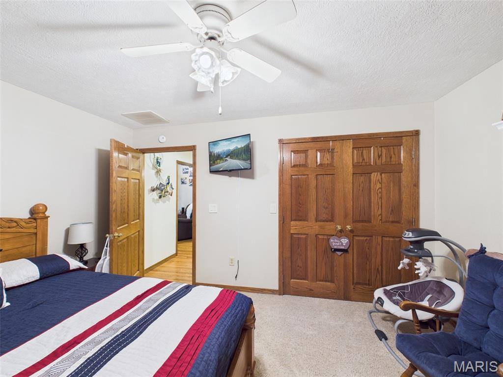 29130 Highway MM, Lebanon, MO 65536