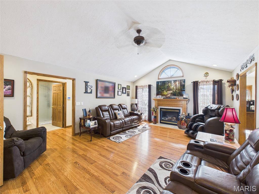 29130 Highway MM, Lebanon, MO 65536