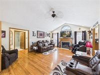 29130 Highway MM, Lebanon, MO 65536