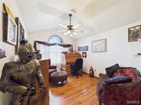 29130 Highway MM, Lebanon, MO 65536