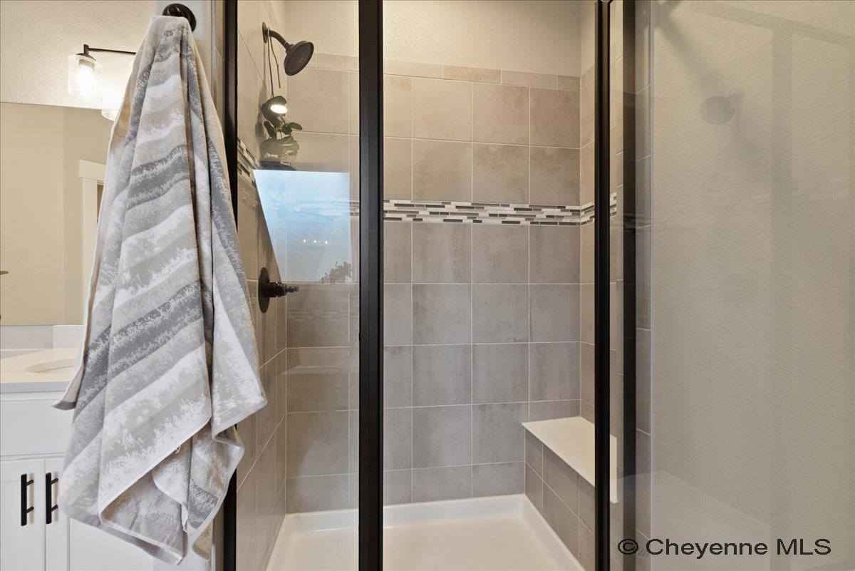 5604 Opal Dr, Cheyenne, WY 82009