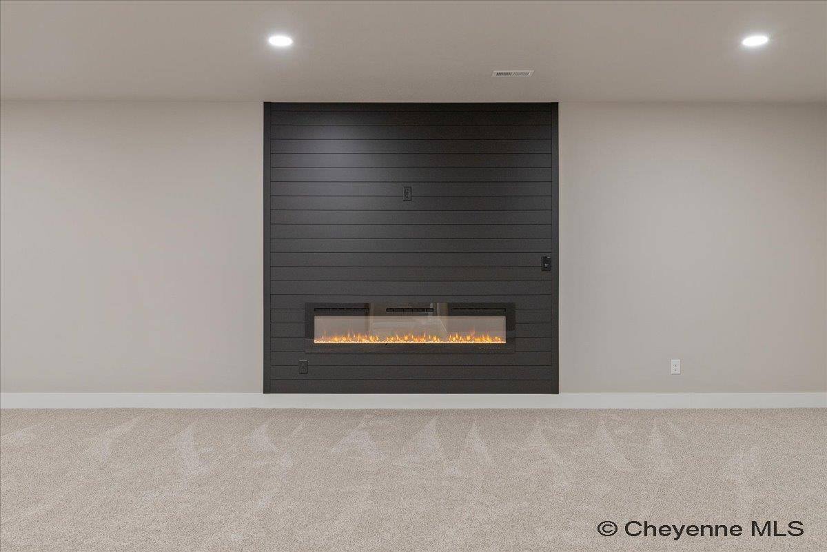 5604 Opal Dr, Cheyenne, WY 82009