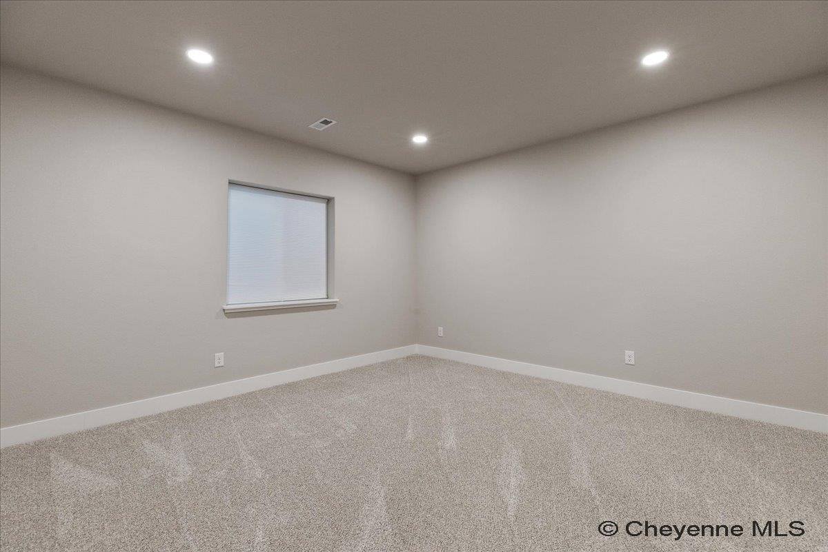 5604 Opal Dr, Cheyenne, WY 82009