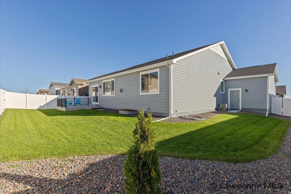 5604 Opal Dr, Cheyenne, WY 82009