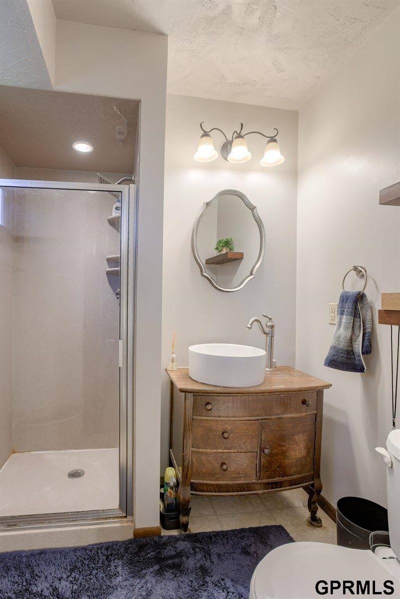 13116 Southdale Circle, Omaha, NE 68137