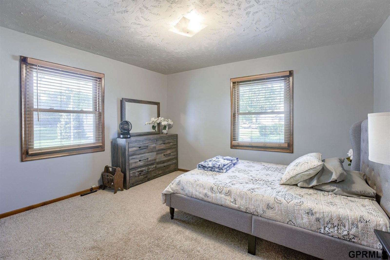 13116 Southdale Circle, Omaha, NE 68137