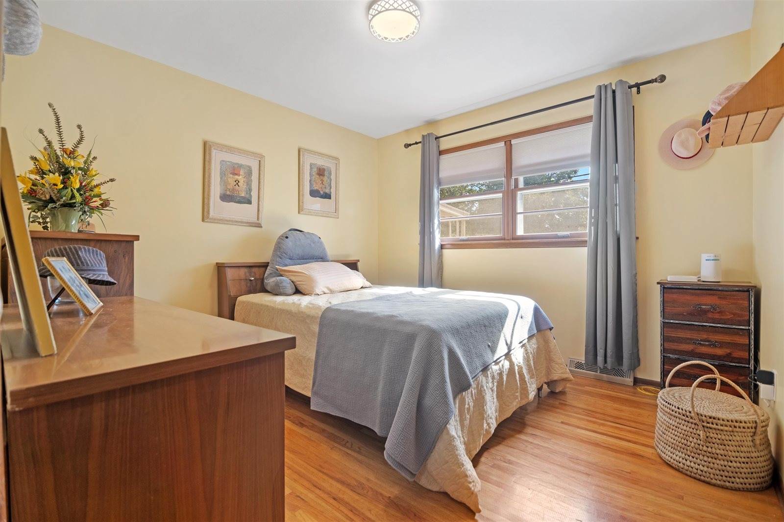 823 East English Ct, Derby, KS 67037