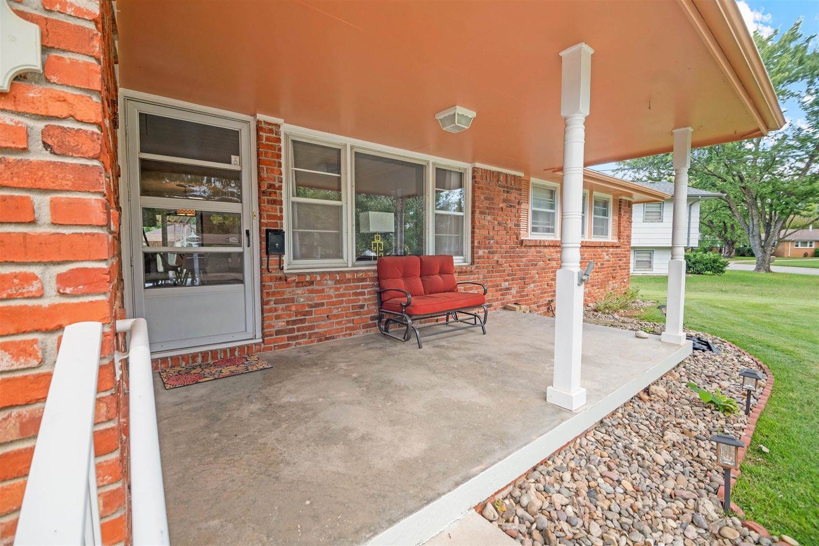 823 East English Ct, Derby, KS 67037