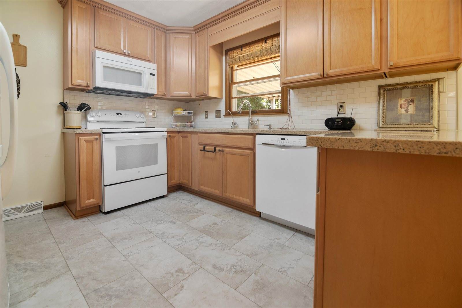 823 East English Ct, Derby, KS 67037