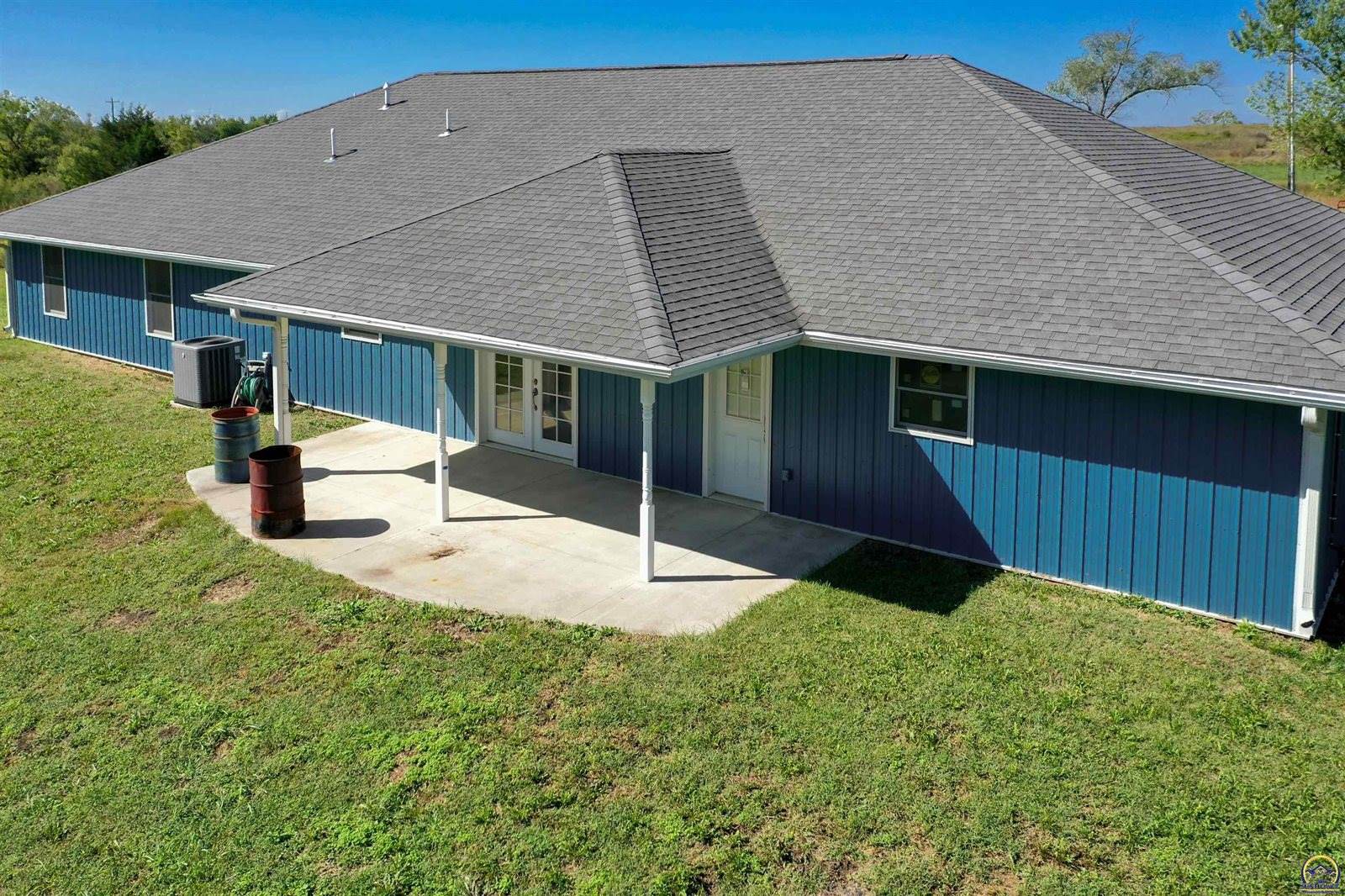 8922 K-4 Hwy, Meriden, KS 66512