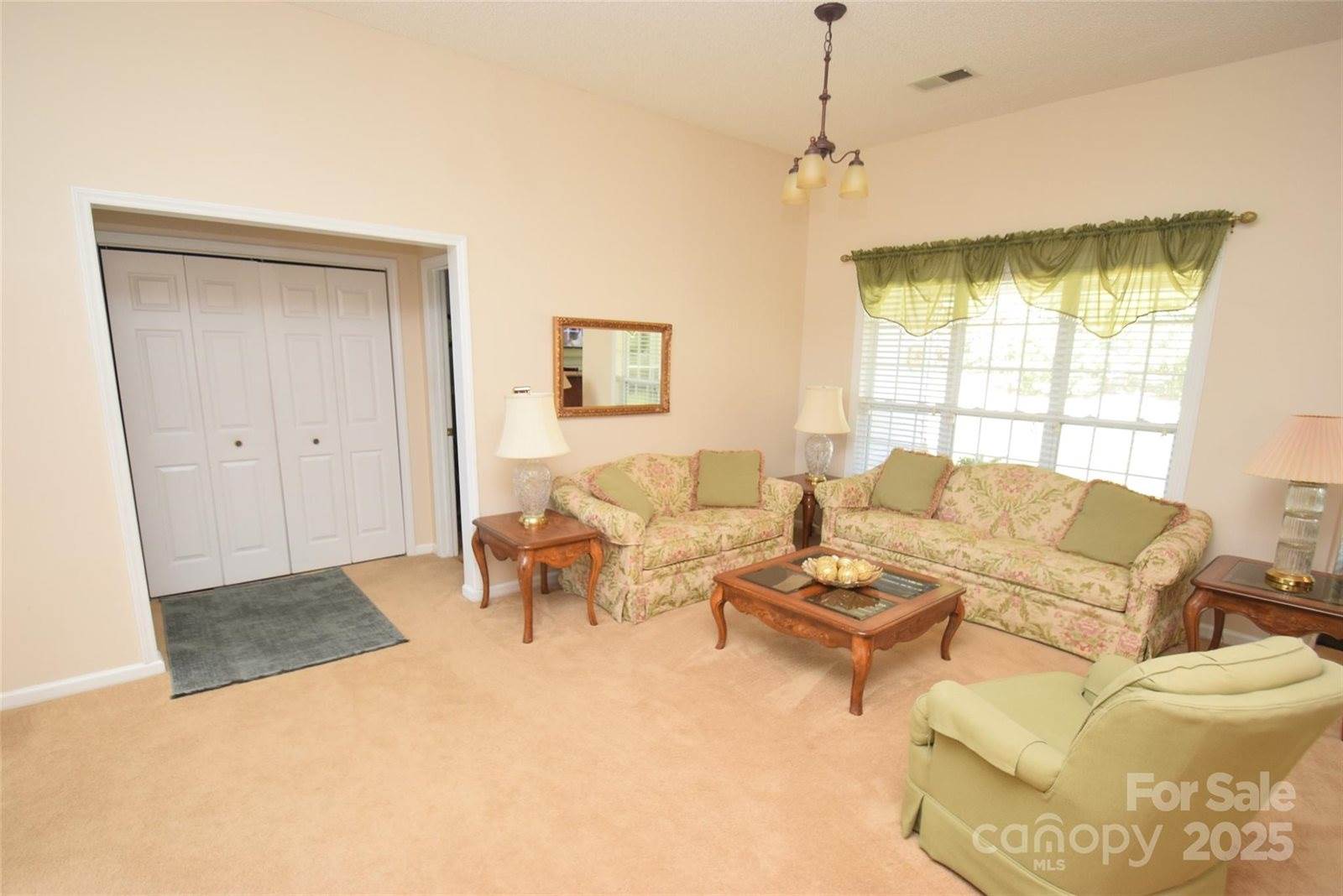 2709 Hampton View Court, Charlotte, NC 28213