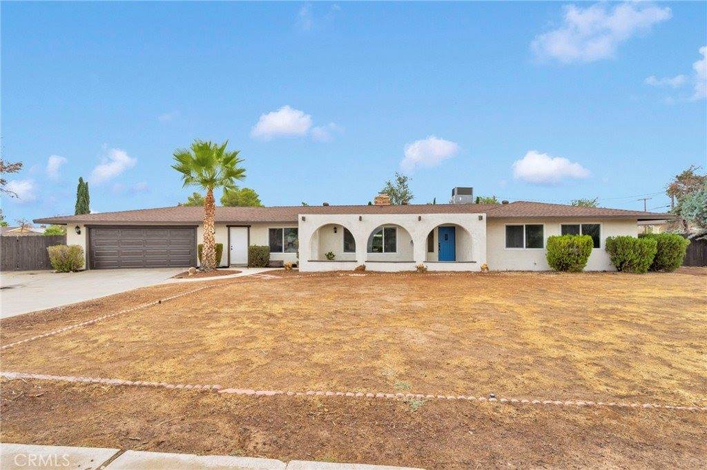 13901 Iroquois Road, Apple Valley, CA 92307