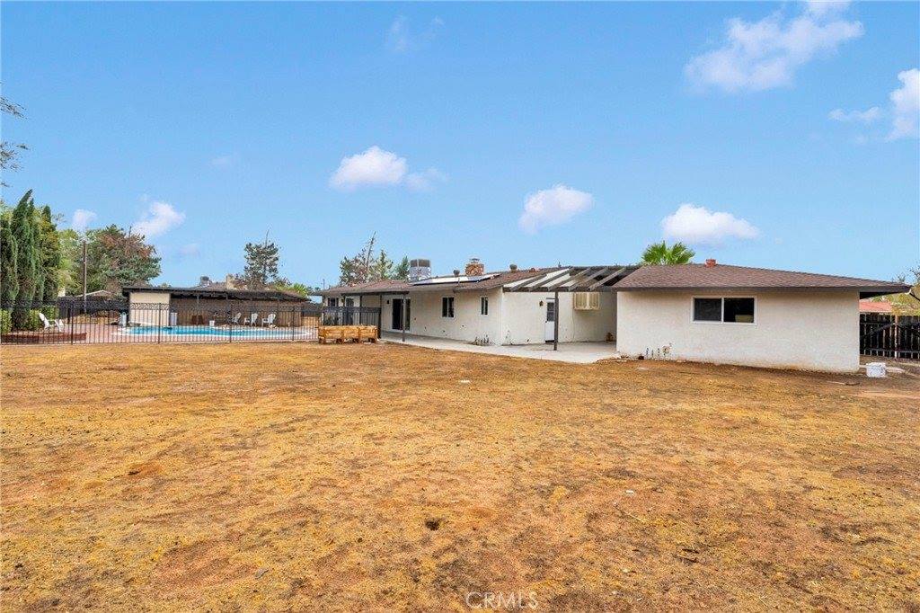 13901 Iroquois Road, Apple Valley, CA 92307