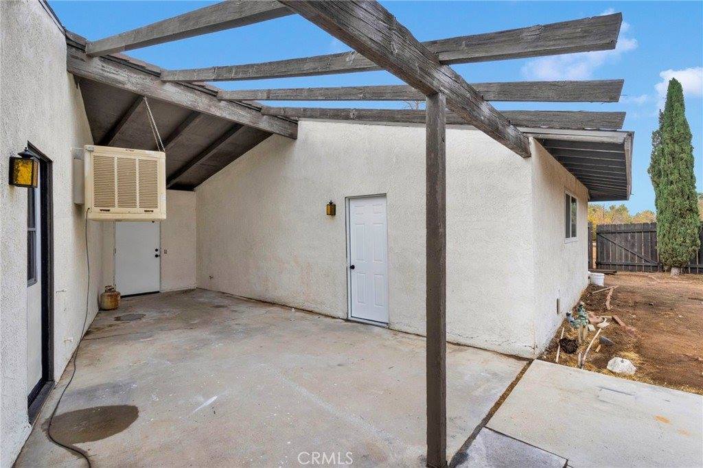 13901 Iroquois Road, Apple Valley, CA 92307