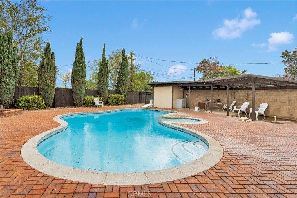 13901 Iroquois Road, Apple Valley, CA 92307