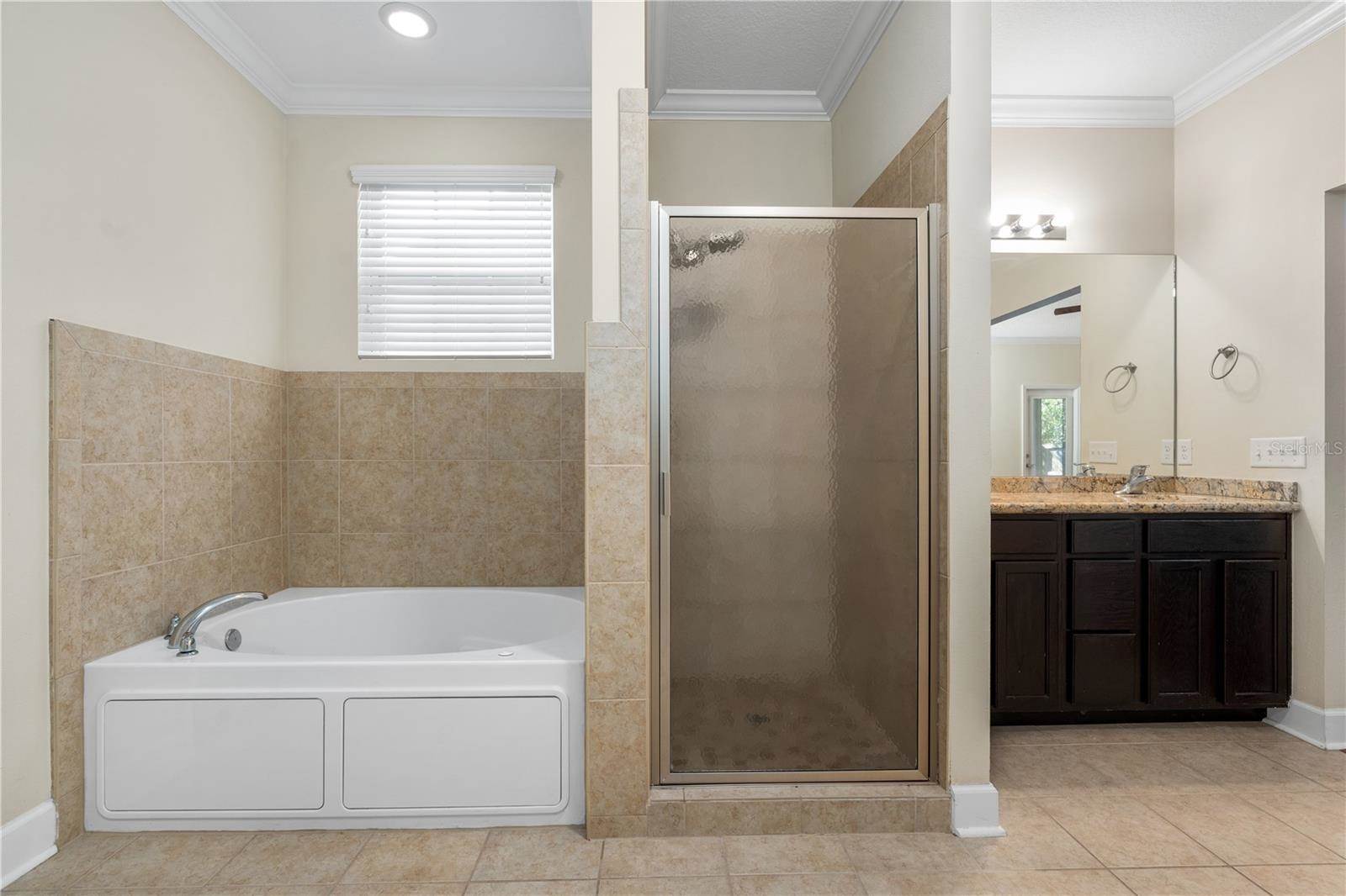 7661 NW 20TH Drive, Gainesville, FL 32609