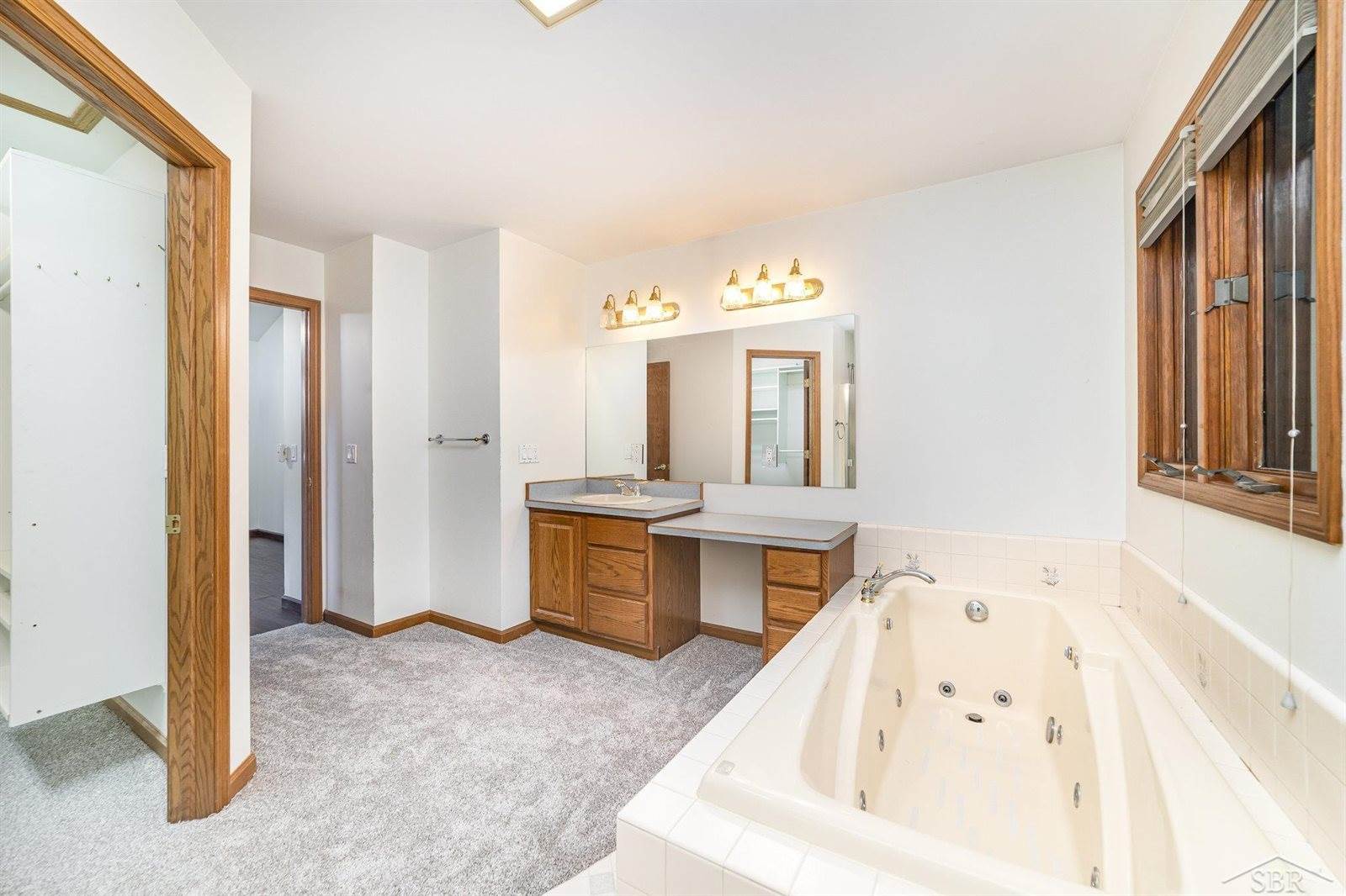 12397 Whisper Ridge Drive, Freeland, MI 48623