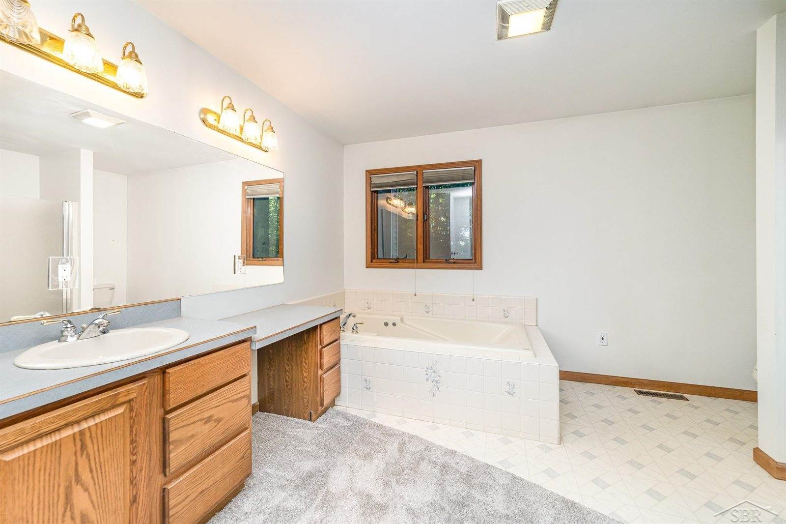 12397 Whisper Ridge Drive, Freeland, MI 48623