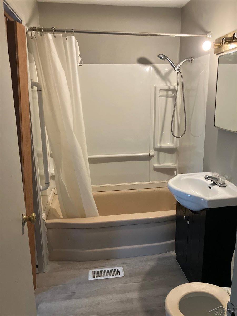 4138 Lamson Street, Saginaw, MI 48601