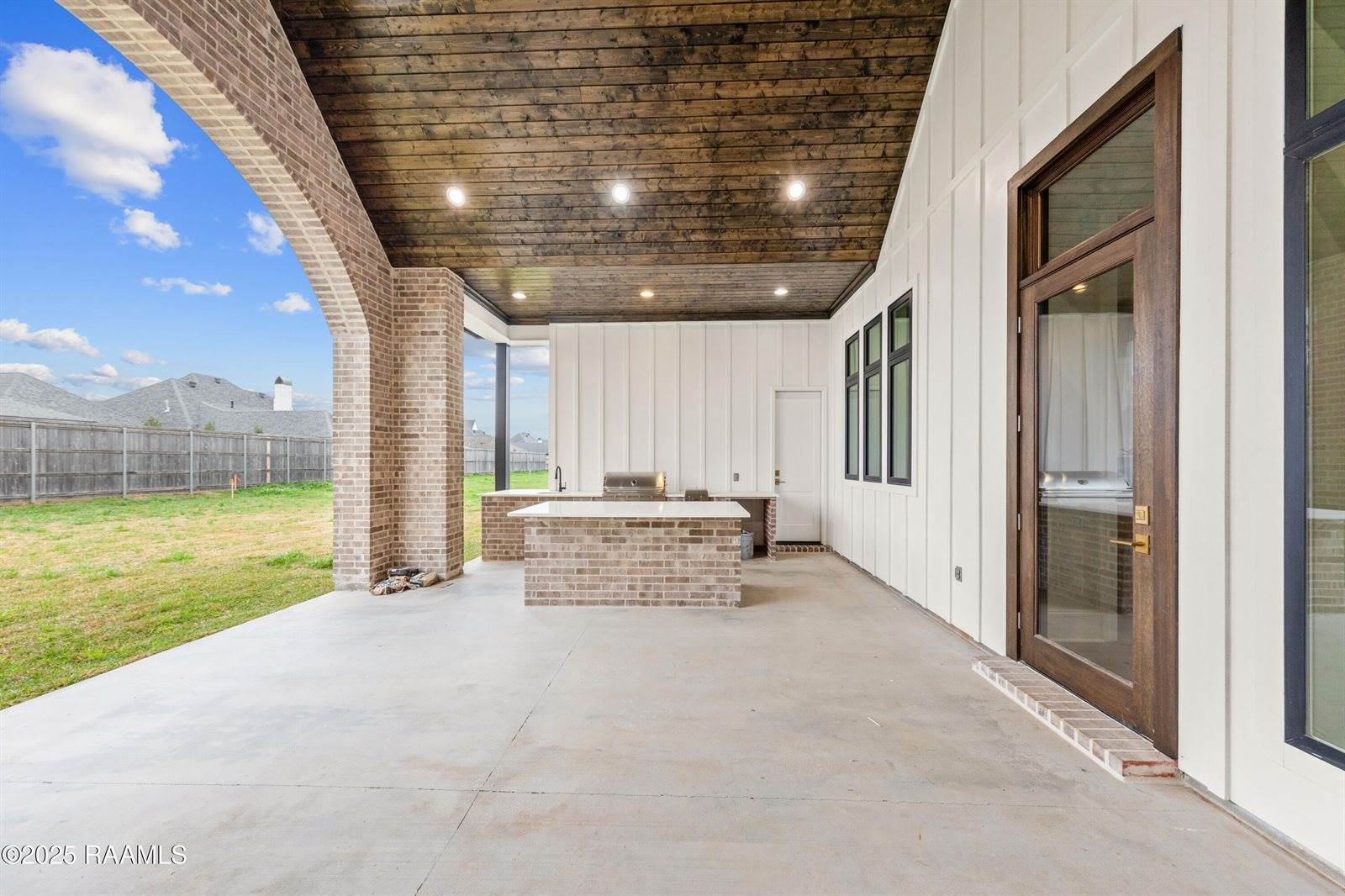 305 Sunset Palm Court, Youngsville, LA 70592