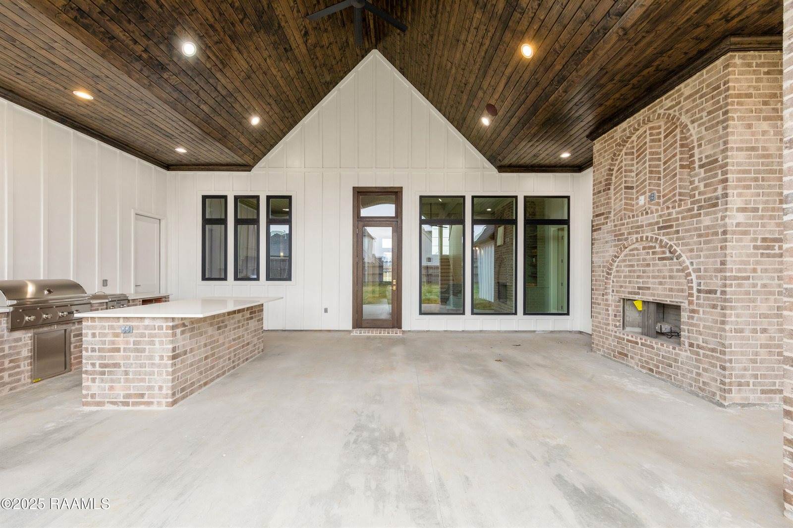 305 Sunset Palm Court, Youngsville, LA 70592