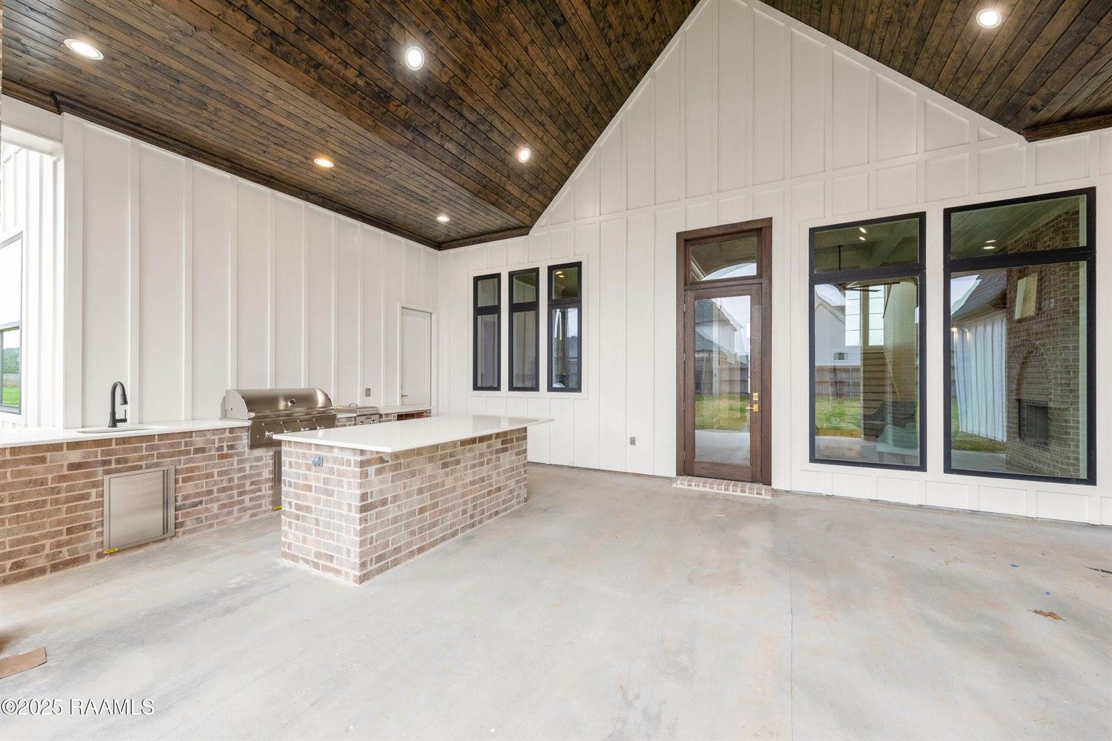 305 Sunset Palm Court, Youngsville, LA 70592