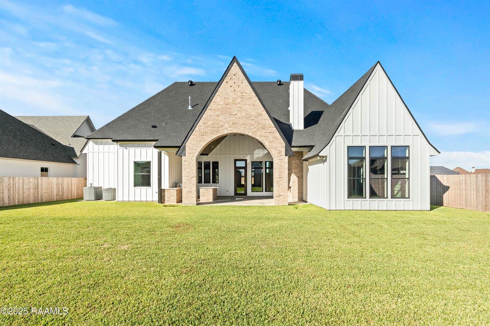 305 Sunset Palm Court, Youngsville, LA 70592