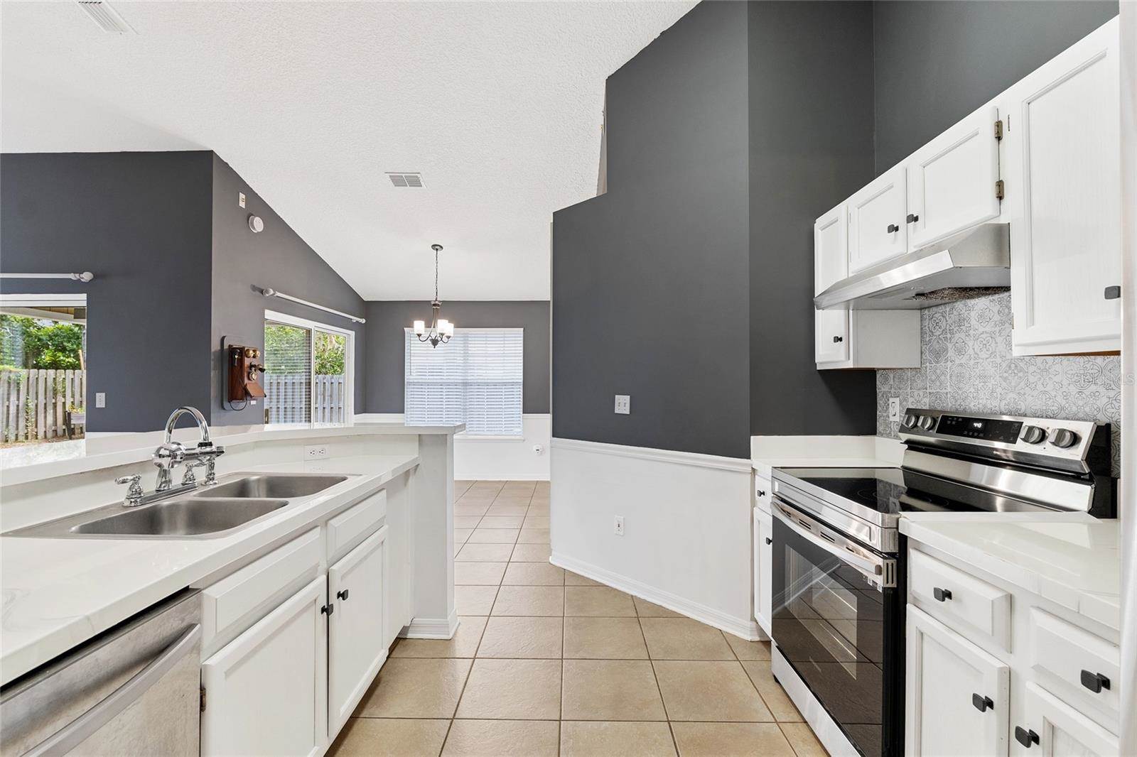 6621 SW 81ST Street, Gainesville, FL 32608